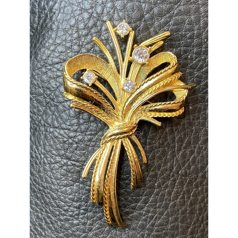 Vintage 60's Wheat Rope Ribbon Gold Tone Rhinestone Brooch Pin 3in